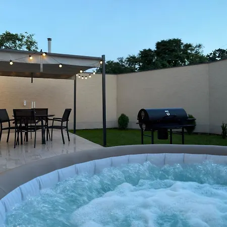 Luxe House Odessa, Jacuzzi, Bbq, Pool, Free Parking Vakantiehuis